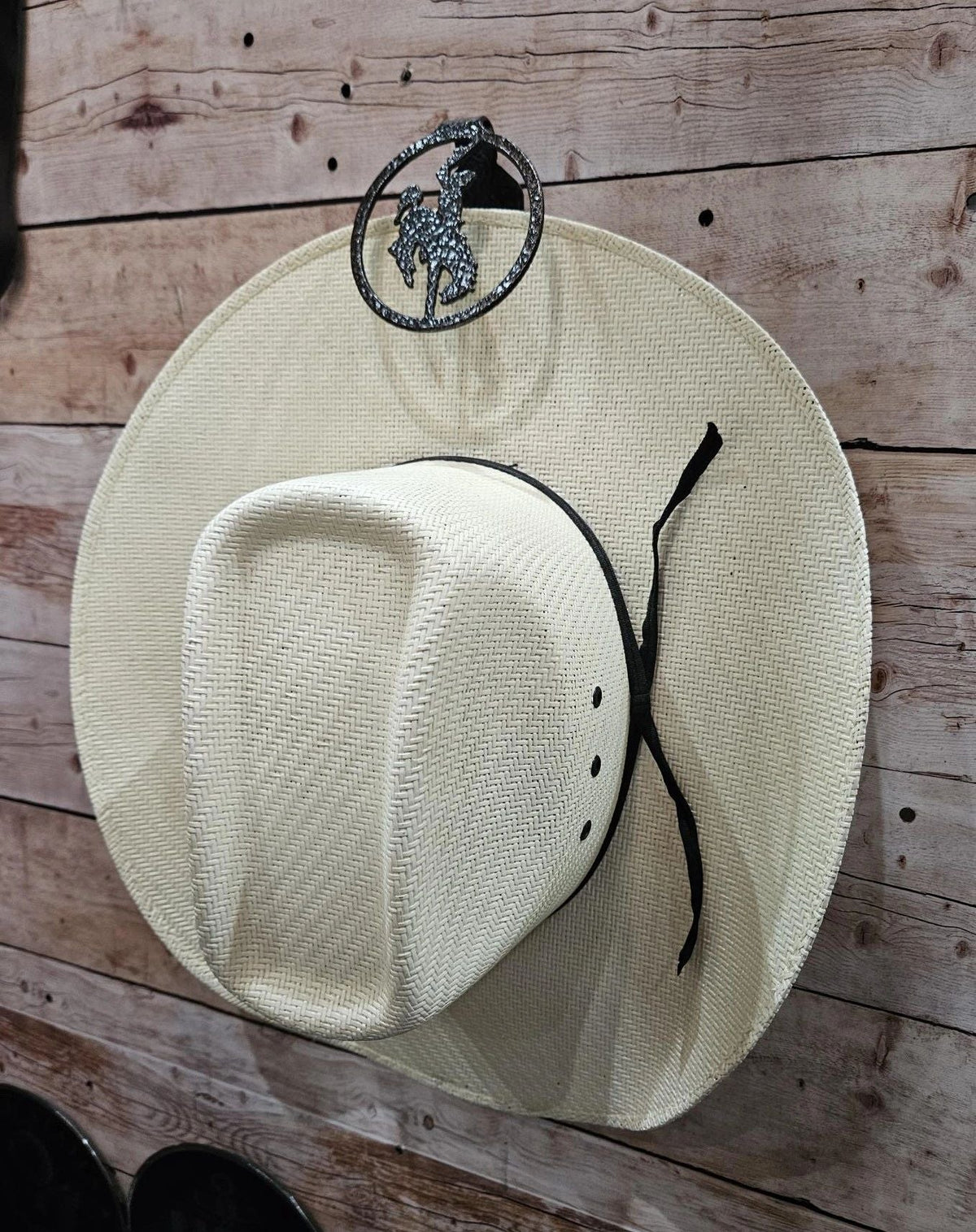 Hat holder - wolf